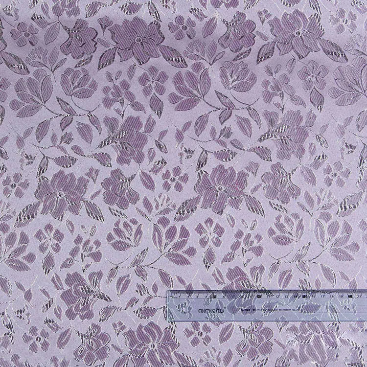 Mesa Decorativa com Toalha e Pano de Cabelo Crie um ambiente elegante e funcional para sua casa ou eventos especiais, fácil de limpar e manter. — foto 12