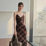 Abito sottile con spalline, stile socialite, moda retrò europea e americana a quadri, puro desiderio e temperamento, per un look elegante e raffinato. — foto 5
