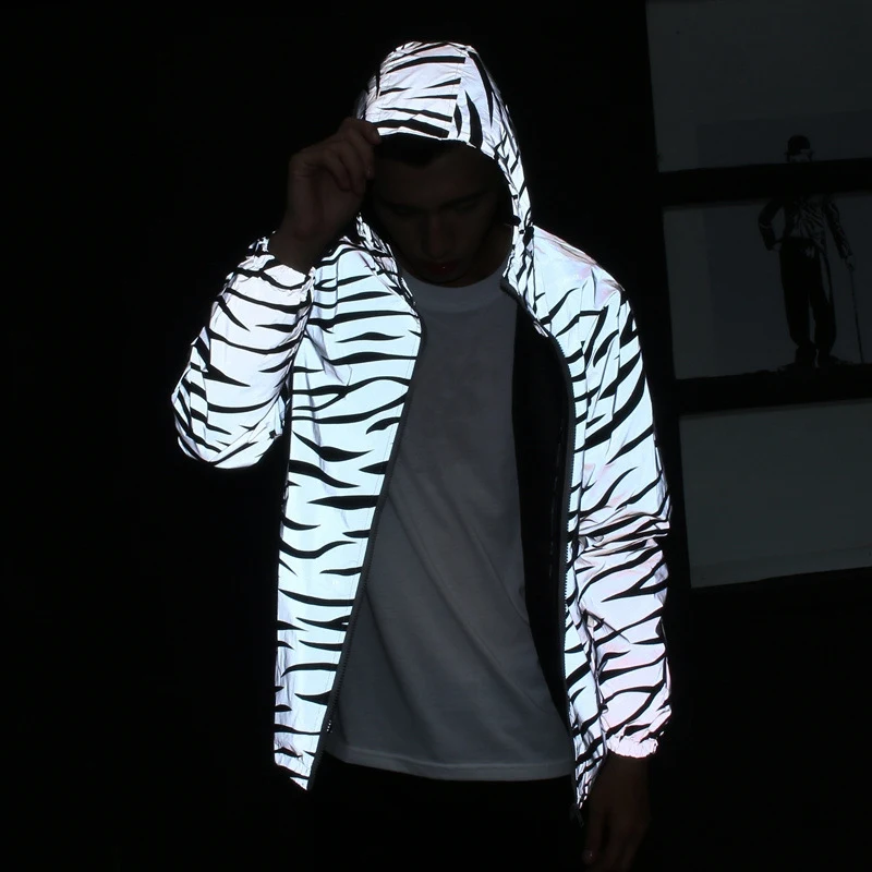 Jaqueta refletiva colorida masculina Moda Personalidade Casual Jaqueta colorida corta-vento para estilo e segurança noturna. — foto 1