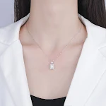 Colar feminino com pingente retangular, corrente clavícula de moda luxuosa e acessível. Adicione elegância ao seu visual com este acessório. — foto 9