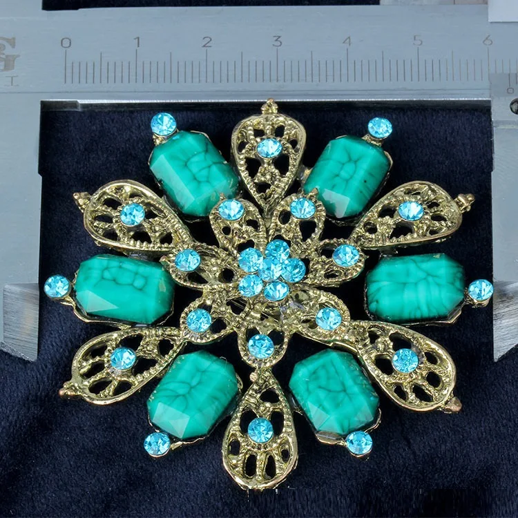 Modieuze geometrische high-end diamanten broche, een luxueuze accessoire die je stijl verfraait en een vleugje glamour toevoegt. — foto 4