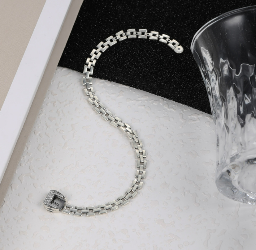 Pulseira Feminina S925 Prata Esterlina, Design Luxo Leve, Fivela Tipo Cinto de Pulseira de Relógio, sofisticação e charme. — foto 8