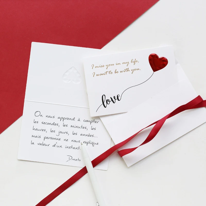 Title 11, Biglietto dauguri a cuore rosso con buste Lett...