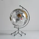 20cm astronaut wave gold glo