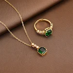 Colar com pingente de gema quadrada esmeralda, micro-incrustado, para um toque elegante e sofisticado ao seu visual. — foto 5