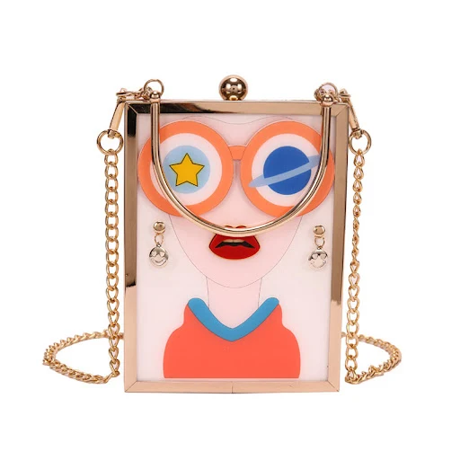 Title 6, Galeries Beauty Pattern Chain Bag