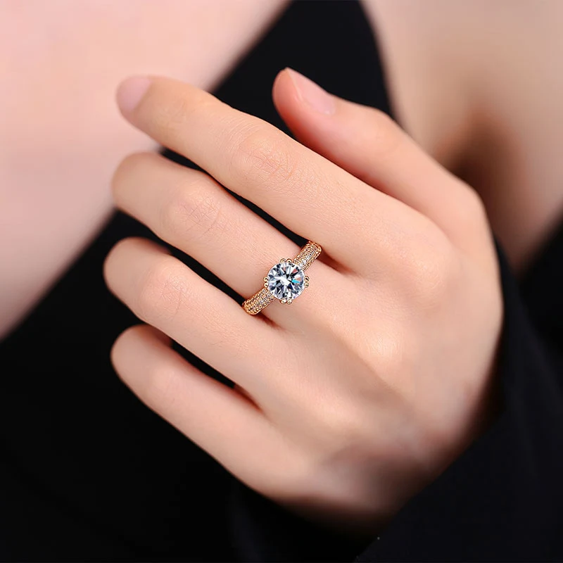 Anel Feminino Popular com Pedra de Alto Carbono de 2 Quilates Simples, ideal para mulheres que buscam elegância e beleza no dia a dia. — foto 5