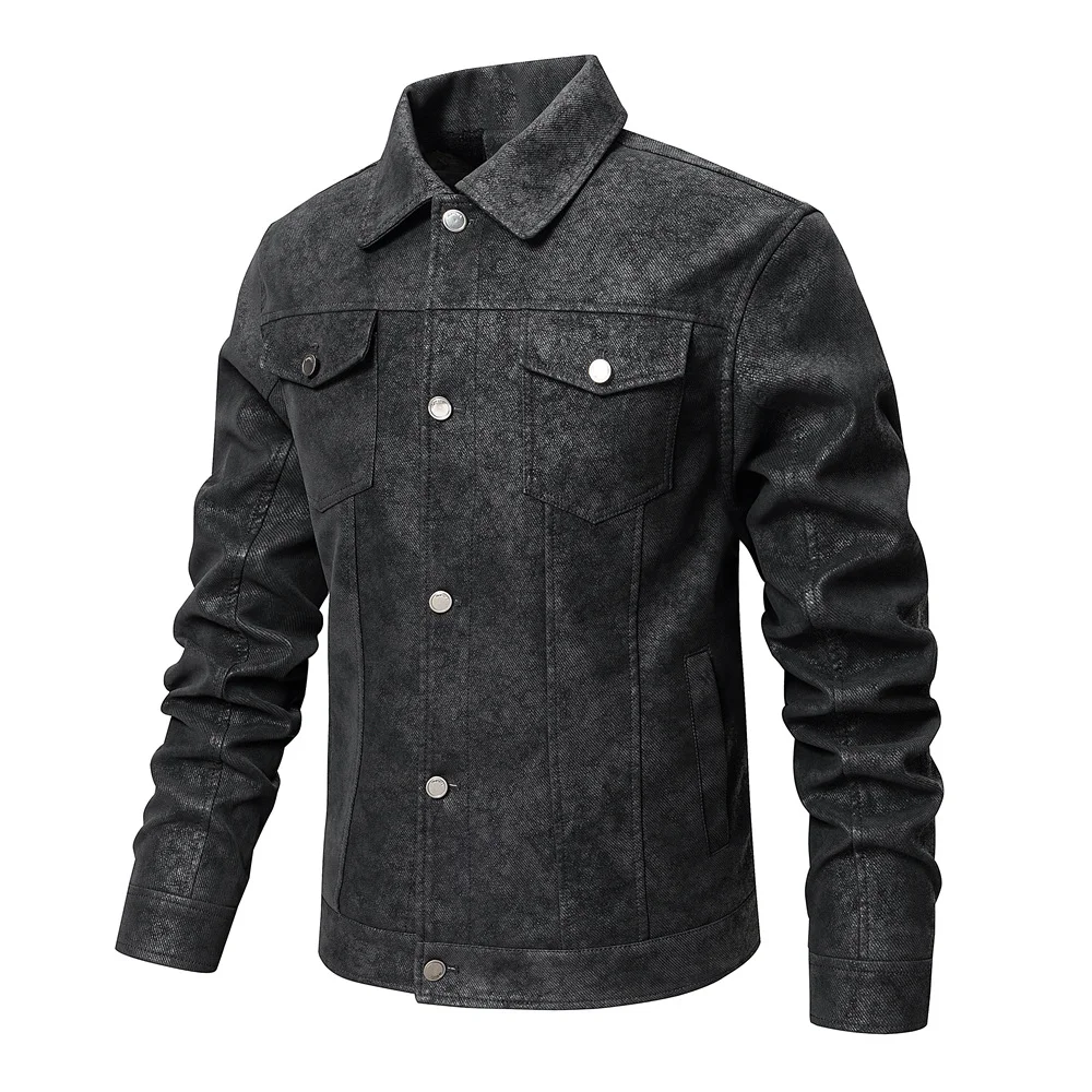 Jaqueta de couro masculina com lapela, bolso no peito com botão, casual, corte slim fit. Perfeita para um visual moderno e elegante em diversas ocasiões. — foto 1