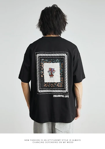 Title 12, Camiseta de manga curta com padrão de bordado r...