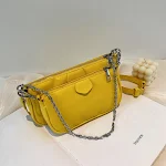 Bolsa coreana moderna para axila 2 em 1, tipo baguette, transversal. Leve seus itens essenciais com estilo e praticidade. — foto 7