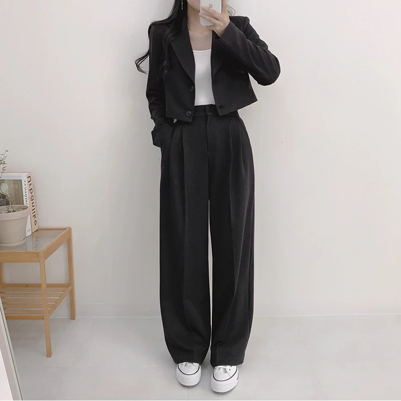 Title 28, Dames minimalistisch jasje en broek met Franse ...