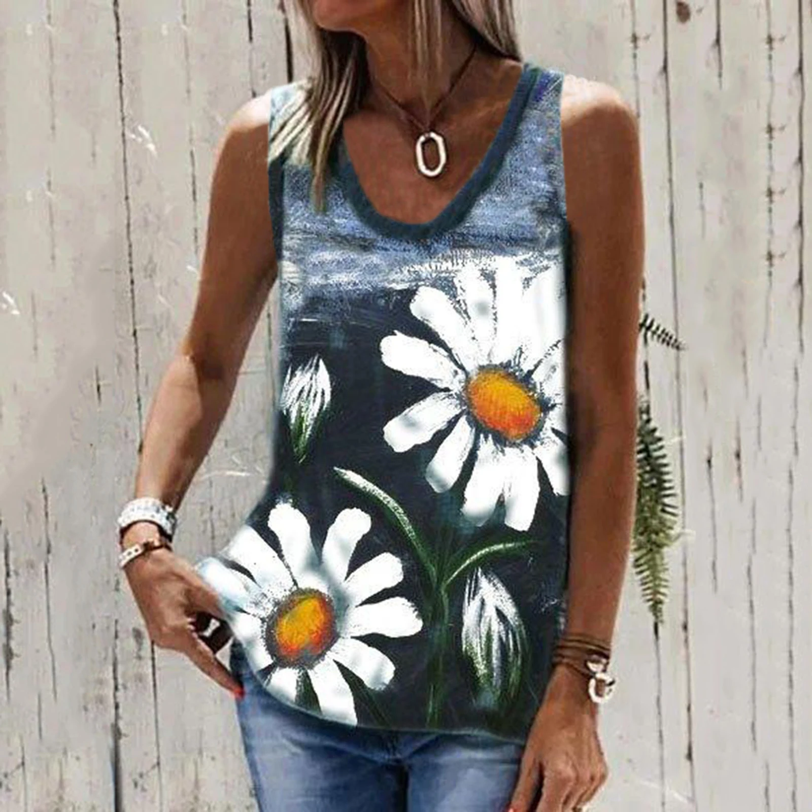 Blusa feminina sem mangas com gola redonda e estampa de crisântemo, ideal para um visual leve e fresco no verão. — foto 3