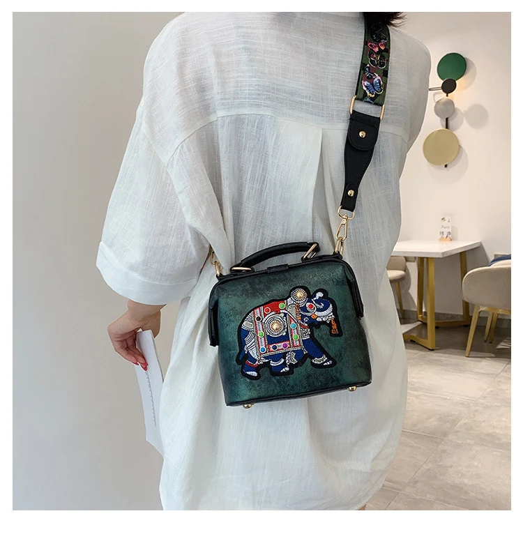 Title 11, Exclusiva bolsa bordada auspiciosa para llevar ...