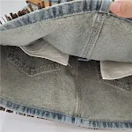 Saia Jeans Azul Retro com Franjas para Mulher Combine estilo vintage e moderno Use em diversas ocasiões com conforto e um toque especial no visual. — foto 3