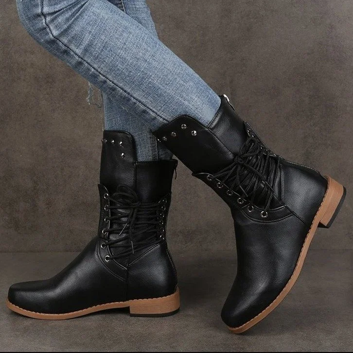 Botas Martin médias com rebites planos de tamanho grande, calçado versátil e resistente para um estilo moderno e confortável no dia a dia. — foto 1