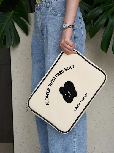 Title 5, Portable Notebook Liner Bag Embroidery Lady, st...