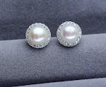 Pendientes de perlas de agua dulce con forma de bollo al vapor, redondos y casi impecables, con brillo de perla y circonitas. — foto 1