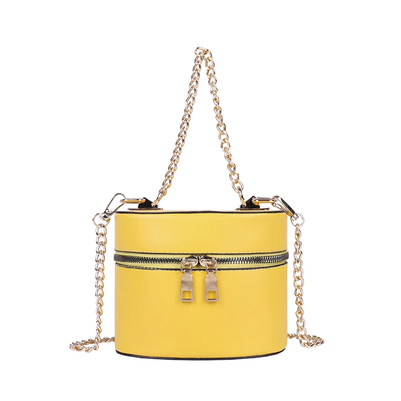 Bolsa bucket crossbody com corrente — foto 3