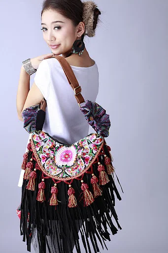 Title 4, Bolsa bordada estilo étnico Uma bolsa charmosa ...