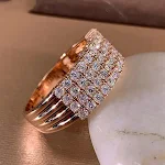 Anel Feminino de Zircônia Incrustada Geométrica Brilhante e Elegante Joia Ideal para Presentear — foto 5