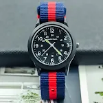 Reloj luminoso al aire libre de moda masculina — foto 17