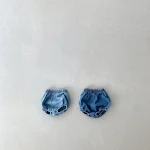 Shorts jeans estilo coreano para bebês e crianças pequenas no verão. Conforto e estilo para brincar e aproveitar os dias quentes. Leve e respirável. — foto 3