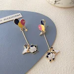 Brincos femininos de balão, simples e longos, com gatos de desenho animado e cores contrastantes, um acessório divertido e charmoso. — foto 5