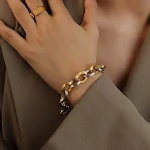 Joias femininas Brincos e pulseira com relevo Adicione um toque de sofisticação ao seu dia a dia com este conjunto elegante, realçando sua beleza natural — foto 3