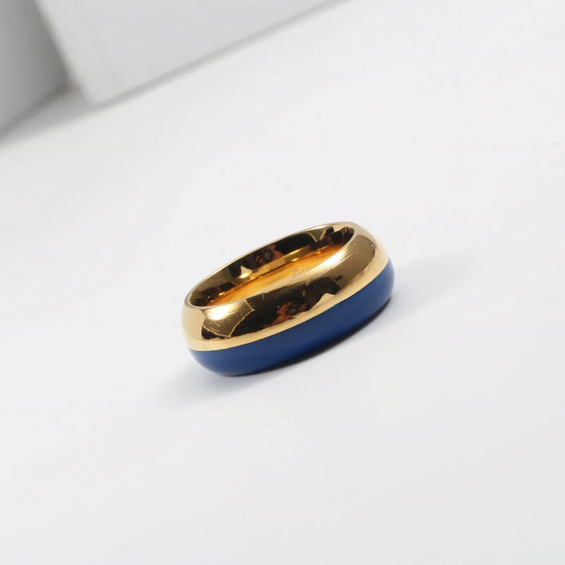 Anel de aço titânio azul escuro fashion, masculino, elegante e resistente. Perfeito como presente para homens com estilo e personalidade. — foto 2