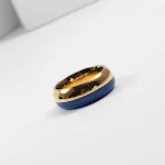 Anel de aço titânio azul escuro fashion, masculino, elegante e resistente. Perfeito como presente para homens com estilo e personalidade. — foto 2