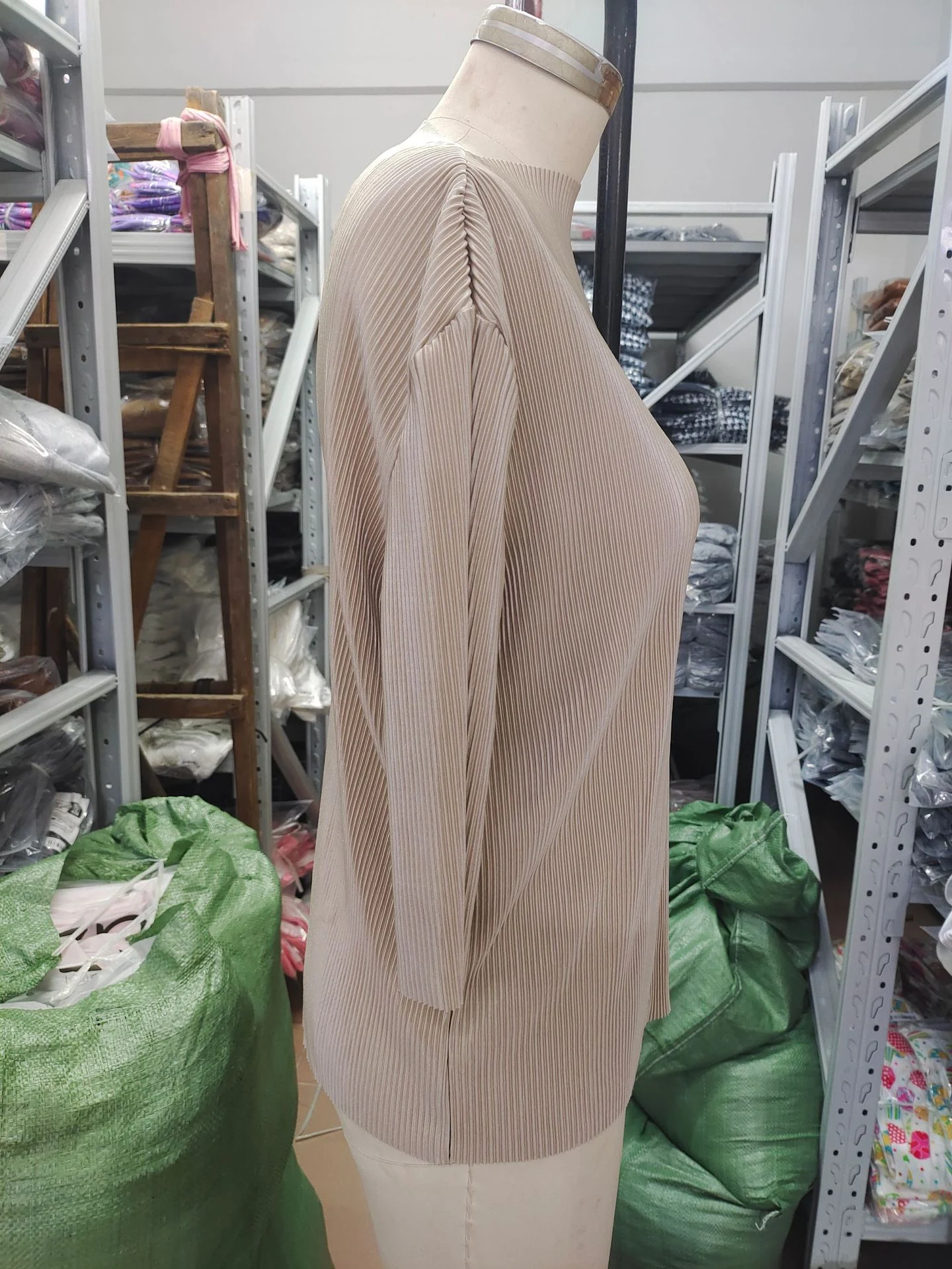 Title 8, Verticaal gestreepte slanke gebreide top met po...