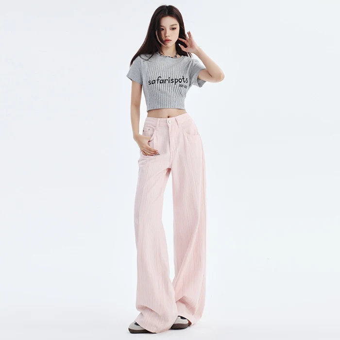 Dames bamboe high waist afslankende en rechte wijde pijp jeans. Comfortabele en stijlvolle jeans voor een casual look. — foto 1