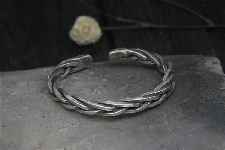 Pulseira masculina de prata esterlina S925 vintage com corda de cânhamo trançada, design rústico e elegante para um visual autêntico. — foto 4