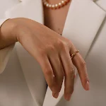Anel Elegante Francês Simplicidade Feminino Joia Sofisticada e Clássica para Uso Diário ou Ocasiões Especiais Design Atemporal e Encantador — foto 14