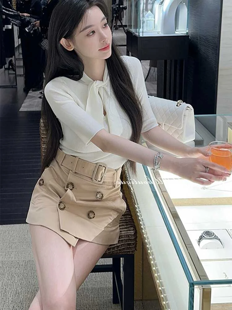 Title 4, Fashionable Womens Lace-up Knitted Top. Experi...