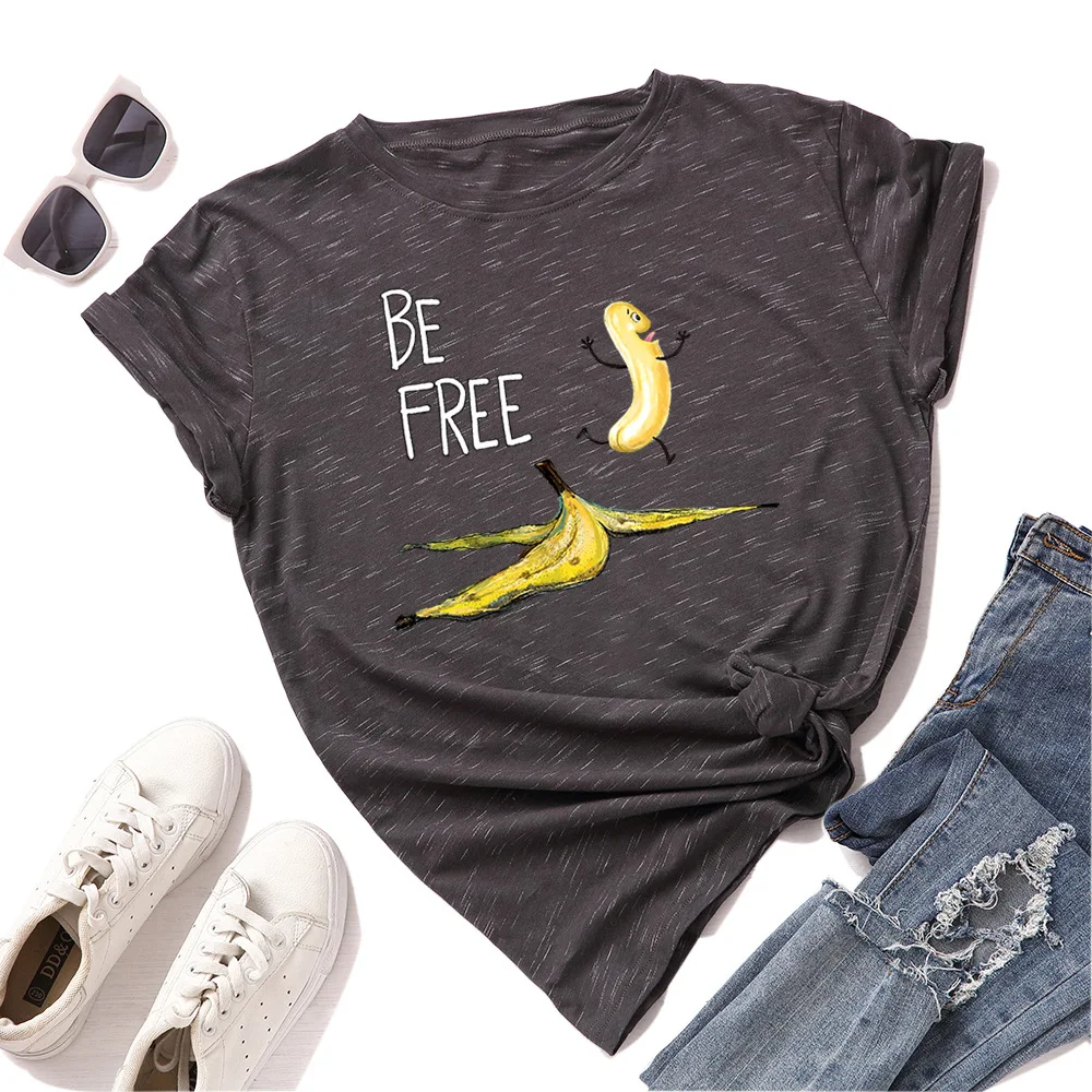 Camiseta de algodão com gola redonda e estampa de banana divertida, mangas curtas, leve e soltinha para um visual casual e descontraído. — foto 17
