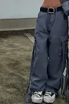 Retro Street Tasarım Streamer Dikişli Tulum, sokak stiline uygun, rahat ve şık bir görünüm sunar, günlük kullanım için ideal, modern ve tarz. — Fotoğraf 2