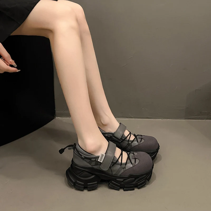 Title 4, Scarpe da donna con plateau in pelle stile retr...