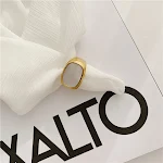 Anel Vintage Fritillary Shell 18K. Design clássico e elegante, perfeito para complementar seu visual e celebrar momentos especiais com sofisticação. — foto 7