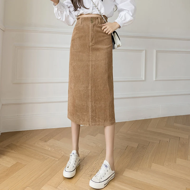 Saia de veludo cotelê feminina cintura alta comprimento médio modelagem justa e efeito emagrecedor, ideal para um visual elegante. — foto 6