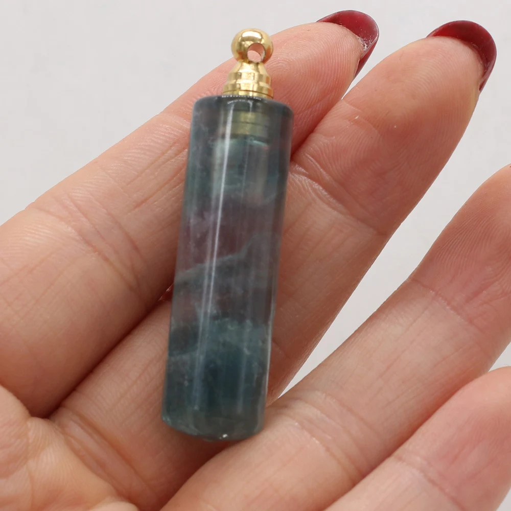 Collar de piedra natural con colgante de botella de perfume. Disfruta de tu aroma favorito siempre contigo. Elegancia y fragancia unidas. — foto 6
