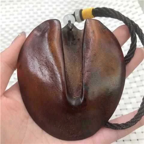 Pingente de casco de burro preto com cartão de bênção de segurança Proteção e sorte em viagens e na vida cotidiana para segurança — foto 1