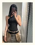 Saia plissada de cintura baixa verde militar estilo workwear funcional para meninas. Conforto e estilo para um visual moderno e prático. — foto 6