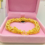 Pulseira dourada masculina banhada a ouro 24K, joia de simulação. Adicione elegância ao seu visual com esta pulseira resistente e charmosa. — foto 4