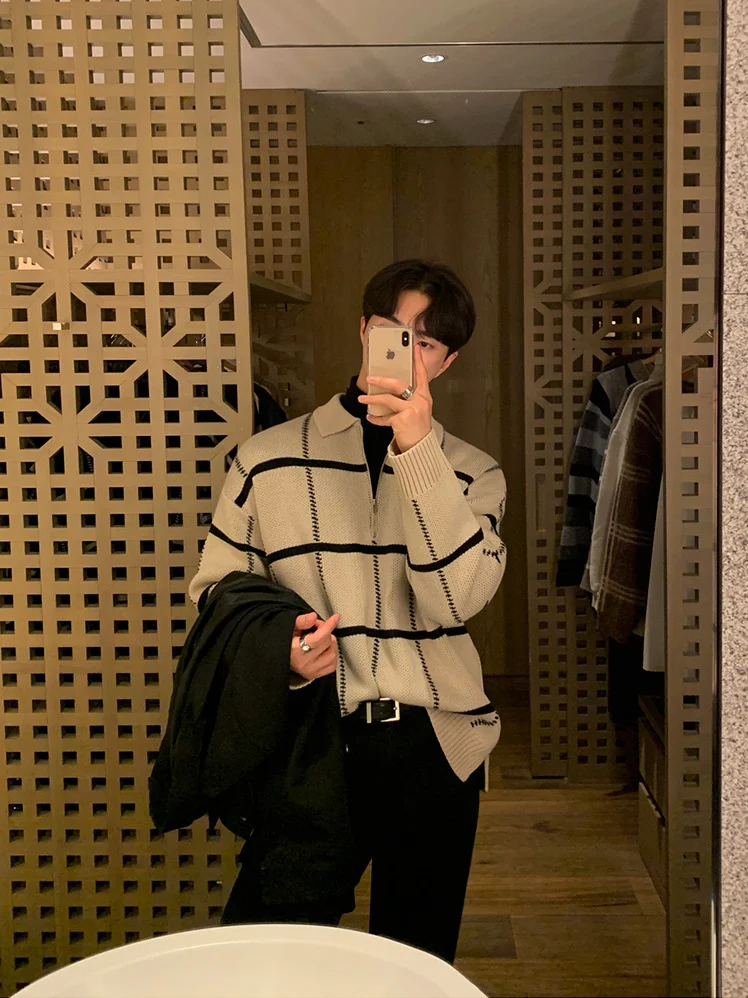 Title 21, Mens Simple Retro Lapels Knitwear Top. Experie...