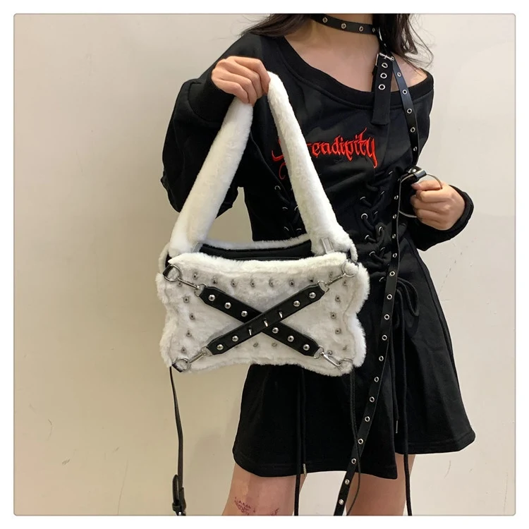 Borsa a spalla in peluche con borchie Sweet Cool Hot Girl — Stile unico e comfort irresistibile! L'accessorio perfetto per un look alla moda e originale. — foto 24