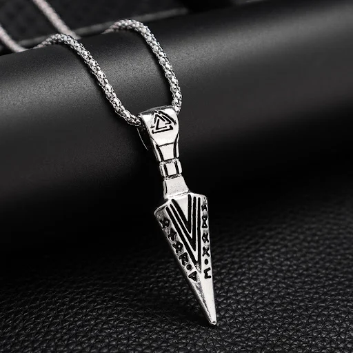 Title 9, Colar Masculino Vintage Crowe com Pingente Pers...