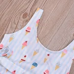 Dames witte ijsje driehoek bikini. Ideaal voor strand en zwembad. Biedt comfort en stijl, accentueert uw figuur en is perfect voor de zon. — foto 6