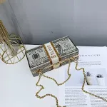 Vereinfache deinen Versandprozess mit unserer Paketlösung. Erstelle Versandetiketten, verfolge Sendungen und verwalte deine Pakete effizient und unkompliziert. — foto 1