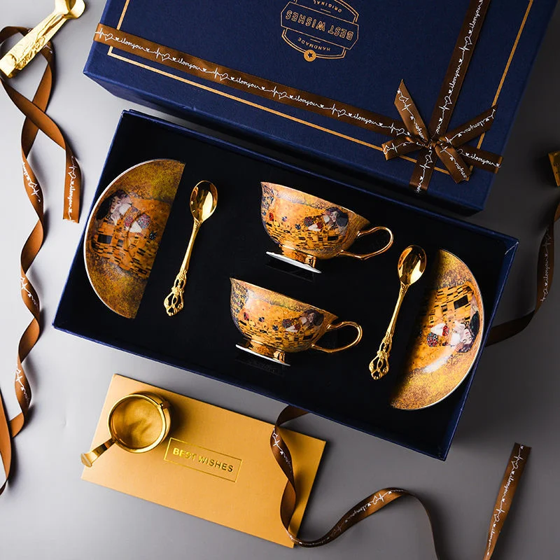 European Retro Coffee Cup Suit Bone China, a beautiful set for enjoying your coffee in style, adding a touch of elegance — photo 2